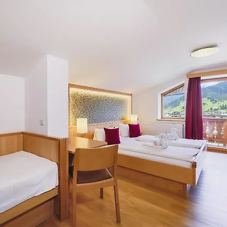 Panorama Guggenbichl: Alpine Views & Access Apartment *