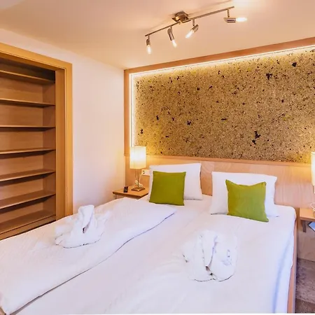 Апартаменти Panorama Guggenbichl - Inkl Sommerkarte, Einmaliger Eintritt Ins Tauern & Bester Ausblick Ueber